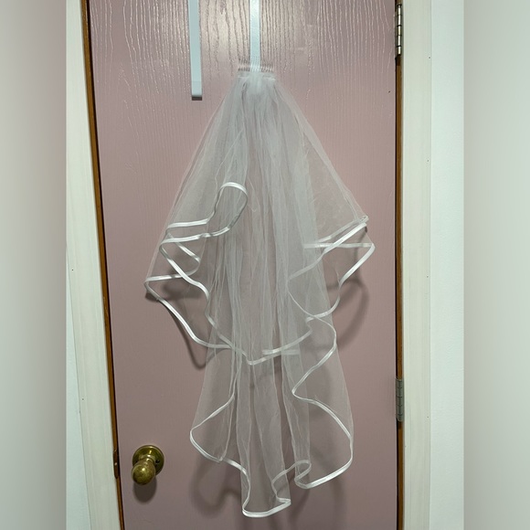 Accessories - 🌟5 for $25🌟 simple bridal veil